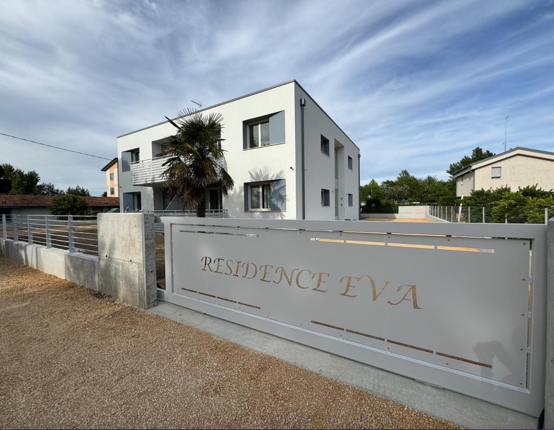 Residence Eva - Carraro Immobiliare Jesolo - Family Apartments คาวัลลิโน-เตรปอร์ติ ภายนอก รูปภาพ